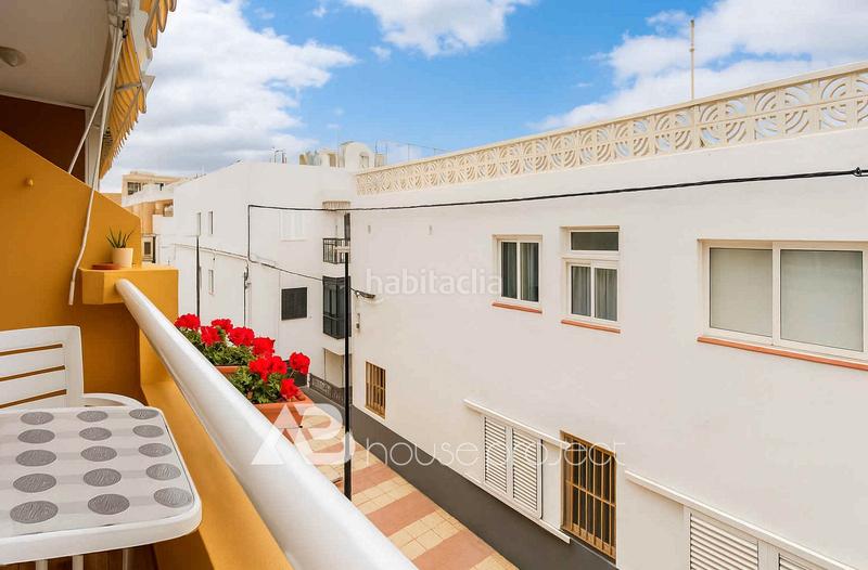 Foto 2757d322-5188-4749-8e75-d72d26b9000a. Piso  en Los Cristianos en Los Cristianos Arona