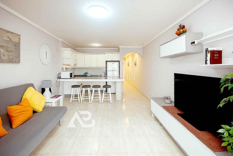 Foto 4a3d4bd9-e144-4aca-8593-5d2561547bfe. Piso  en Los Cristianos en Los Cristianos Arona