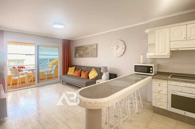 Foto 8d17c6b6-7980-4447-a0b2-4ac939b57887. Piso  en Los Cristianos en Los Cristianos Arona