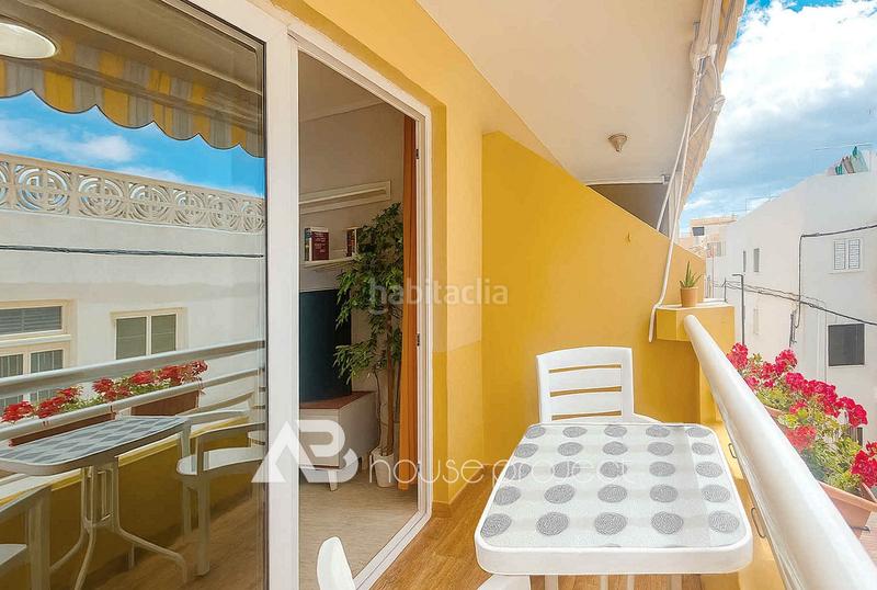 Foto 53f0407d-6d24-41f2-ac1d-50a327fb0385. Piso en Los Cristianos Arona
