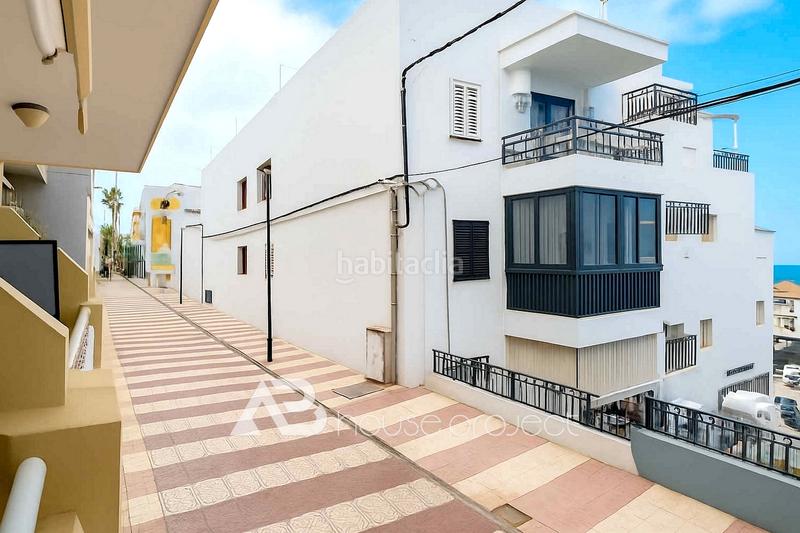 Foto 2eb0ce4b-b751-4808-ad9b-8b2573ae19f0. Piso en Los Cristianos Arona