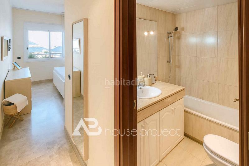 Foto 4d1cfe99-6f3a-4158-a392-ec083f200399. Ático atico en Los Cristianos en Los Cristianos Arona
