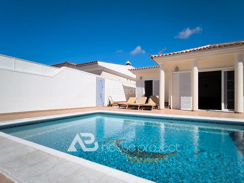 Foto 6ba54e22-c96e-42f7-84ae-6f92ba523dc4. Chalet mit parking pool in Callao Salvaje - Playa Paraíso Adeje