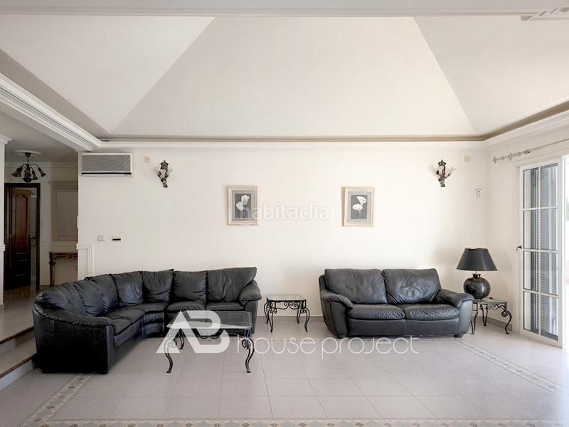 Foto e4f2f74f-8742-45a8-b5b4-0d8b1642aca0. Chalet mit parking pool in Callao Salvaje - Playa Paraíso Adeje