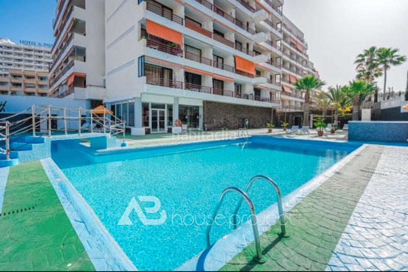 Foto c0063d24-bcbf-4498-be43-e5b82d6b6f24. Estudi amb piscina a Playa de las Américas Adeje