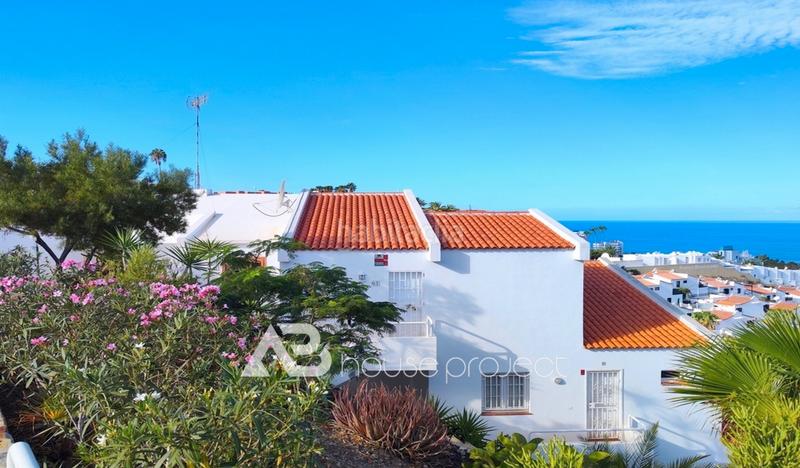 Foto 24060489-cd6d-43dd-aff3-e846e8721cbc. Pis amb piscina a San Eugenio Alto Adeje