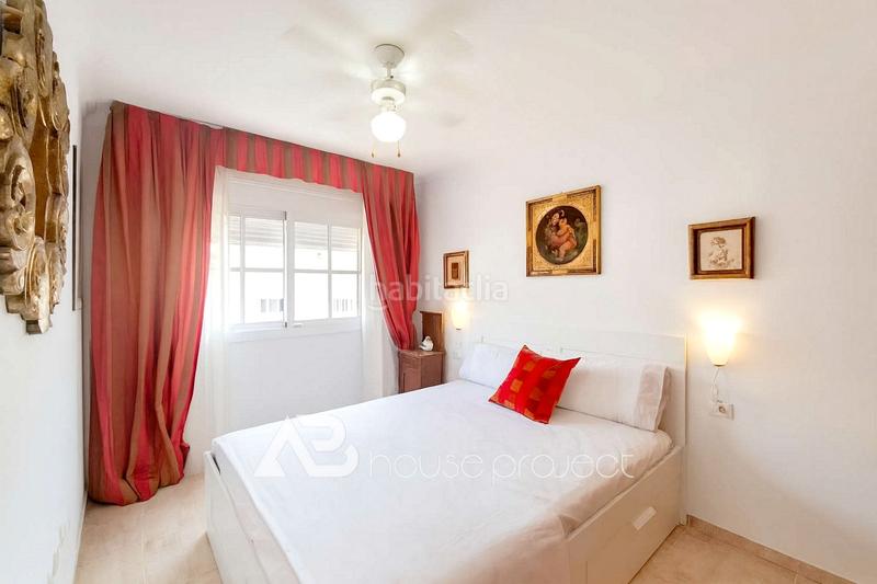 Foto 1c1ea7a2-3331-47dd-b379-b4f35f0f0010. Etagenwohnung mit parking in Las Rosas Arona