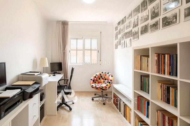 Foto bbbd10c3-f227-44ad-a125-9367aa7a66c0. Etagenwohnung mit parking in Las Rosas Arona