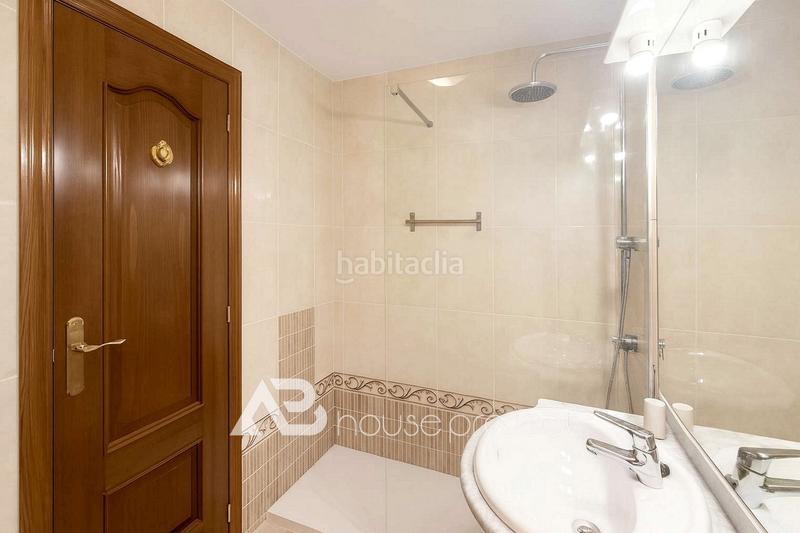 Foto f497da05-37a5-4d8c-ab00-f2ed6557288e. Flat with parking in Las Rosas Arona