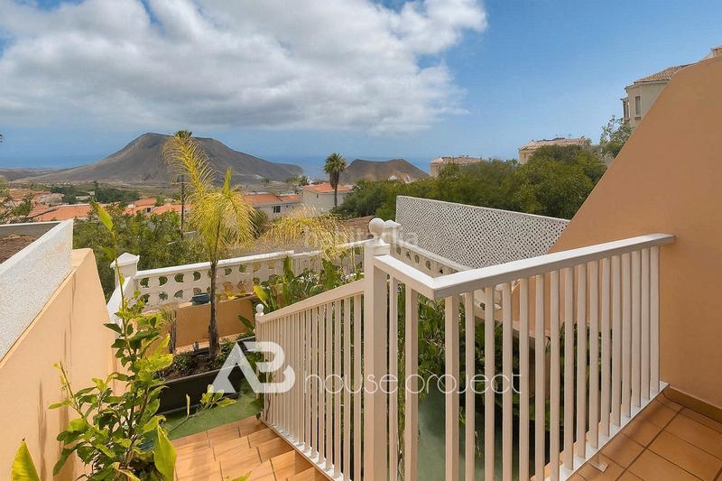 Foto 9064178d-5aa9-4bba-bd4b-311a56edf1fc. Etagenwohnung mit parking pool in Chayofa Arona