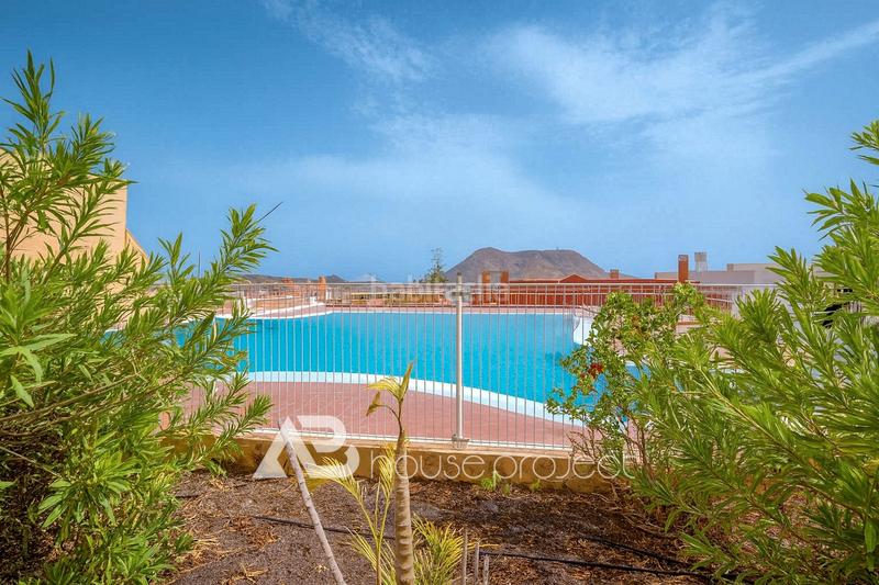 Foto 91167c81-2296-40ff-be3a-ae7891b8d392. Etagenwohnung mit parking pool in Chayofa Arona