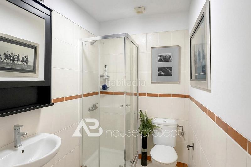 Foto c3193ba2-145f-470b-b629-1acd1dc616b9. Etagenwohnung mit parking pool in Chayofa Arona