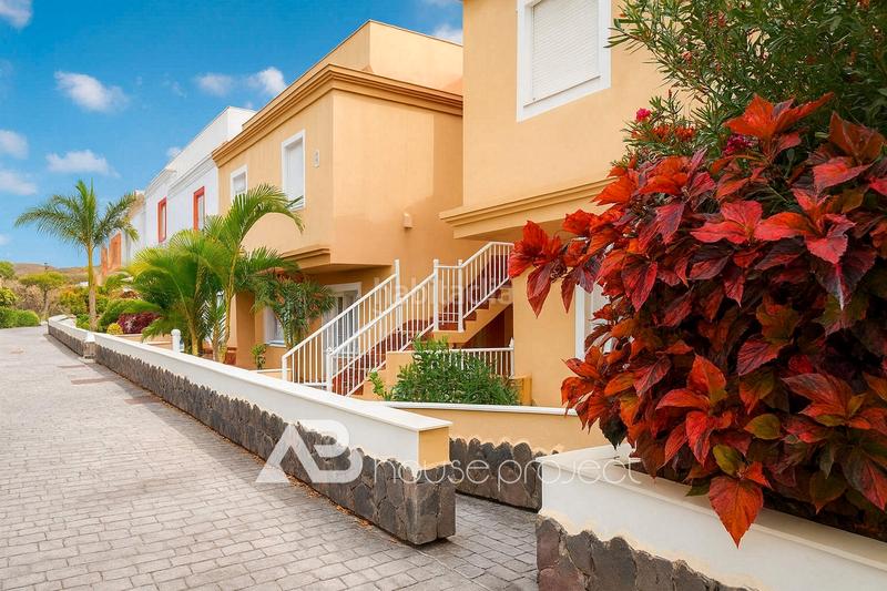 Foto f7a1230d-a44c-4655-9a28-4d369692350a. Etagenwohnung mit parking pool in Chayofa Arona