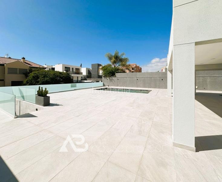 Foto 42a6161b-60cf-43f0-a77d-2a25e2d43707. Chalet mit parking pool in Playa Fañabé Alto Adeje