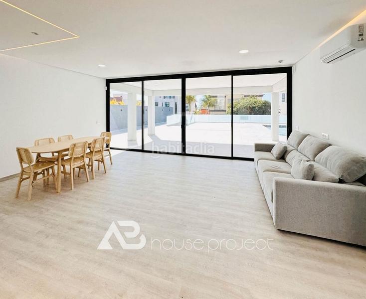 Foto 6be314a5-3bf8-4cc6-b8cf-baa405645196. Chalet mit parking pool in Playa Fañabé Alto Adeje