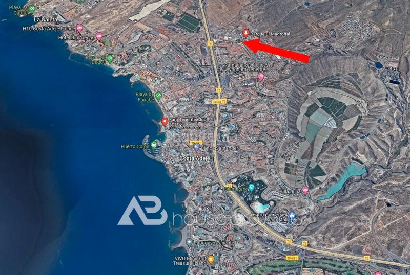 Foto 5caa8da8-ee3c-4e5d-ae85-22d913cfdec5. Chalet con parcheggio piscina in Playa Fañabé Alto Adeje