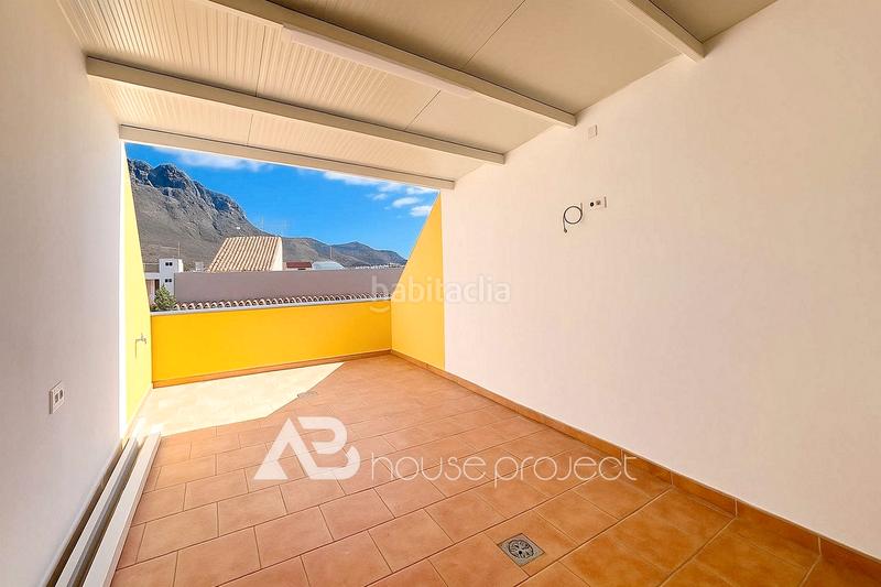 Foto b09b1c9e-f795-4aab-8f10-8034dc15ca81. Reihenhaus mit parking in Valle San Lorenzo Arona