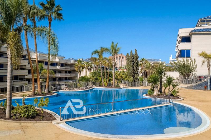 Foto 10125ac8-6021-4290-bf7f-edee0221558c. Pis amb aparcament piscina a Los Cristianos Arona