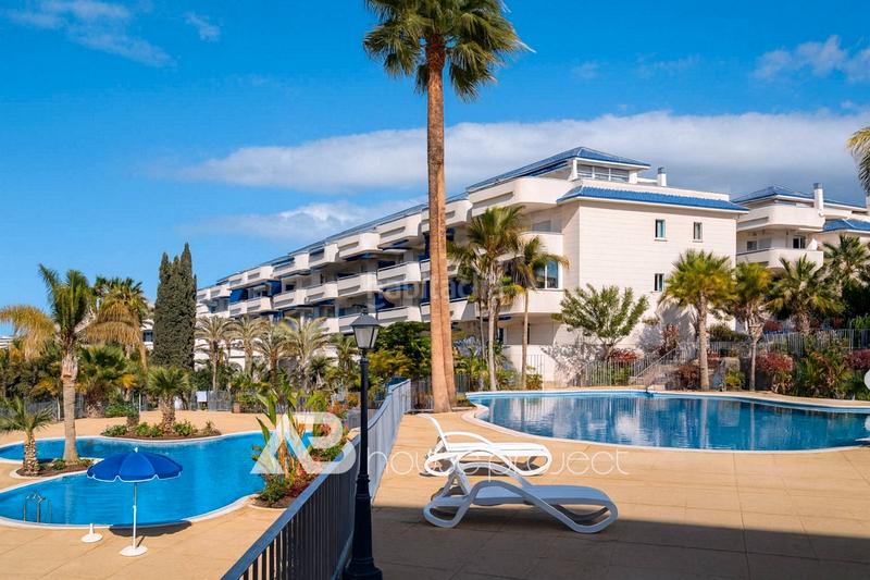 Foto 212695fb-225c-45f7-9b96-d00f9b1c2b4a. Pis amb aparcament piscina a Los Cristianos Arona