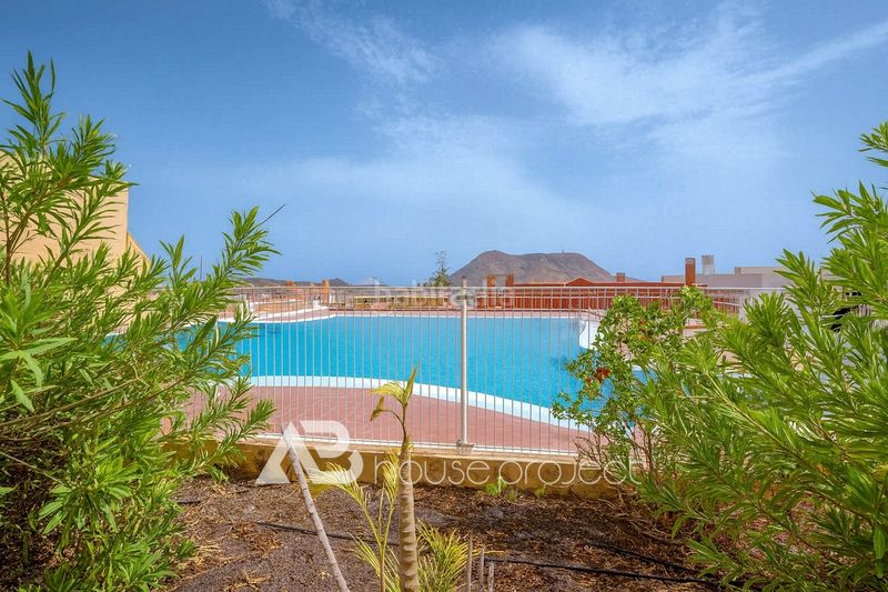 Foto dccdb4cc-d7b5-4258-9484-5b70487f4f23. Pis amb aparcament piscina a Chayofa Arona