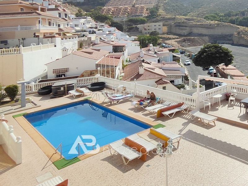 Foto fc33c40f-4242-47f5-90e8-a5d7c102d421. Pis amb piscina a San Eugenio Alto Adeje