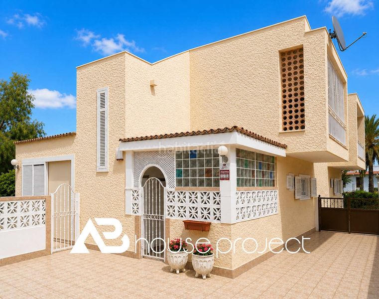 Foto b46c25c2-e646-4e92-9ce3-0fdf1a44aed6. Xalet amb aparcament a Playa de las Américas Adeje