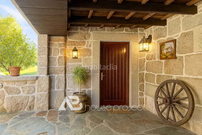 Foto ab826cf0-ae66-4ede-8724-6b8f3c8158c9. Edificio in avenida de lugo 89 in Monterroso