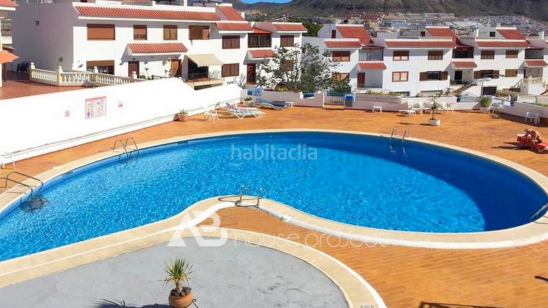 Foto 5497ca2c-2beb-4ab7-83fe-e6c8a9fc6e97. Pis amb piscina a Los Cristianos Arona