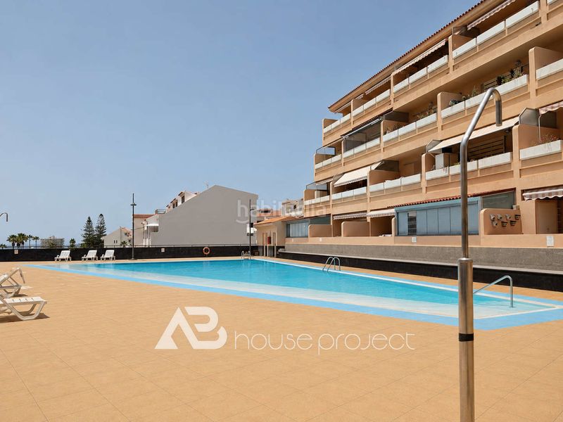 Foto 3d7fe2a3-4ac4-498f-899a-c95b08723dd5. Pis amb aparcament piscina a Los Cristianos Arona