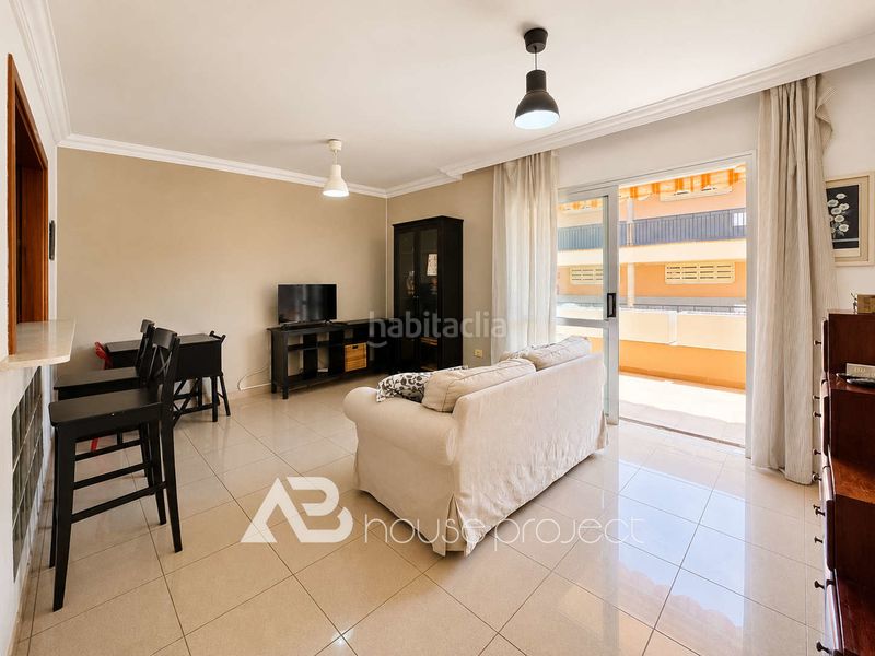 Foto 51f69432-7f5d-480a-9a74-44a26075cf35. Pis amb aparcament piscina a Los Cristianos Arona