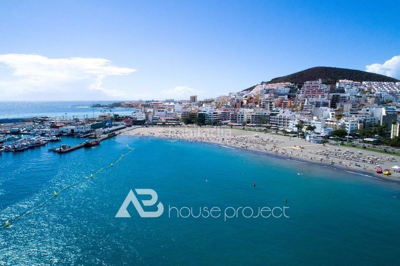 Foto f88c6e73-5e7d-4550-9dd2-bed5d047565c. Pis amb aparcament piscina a Los Cristianos Arona