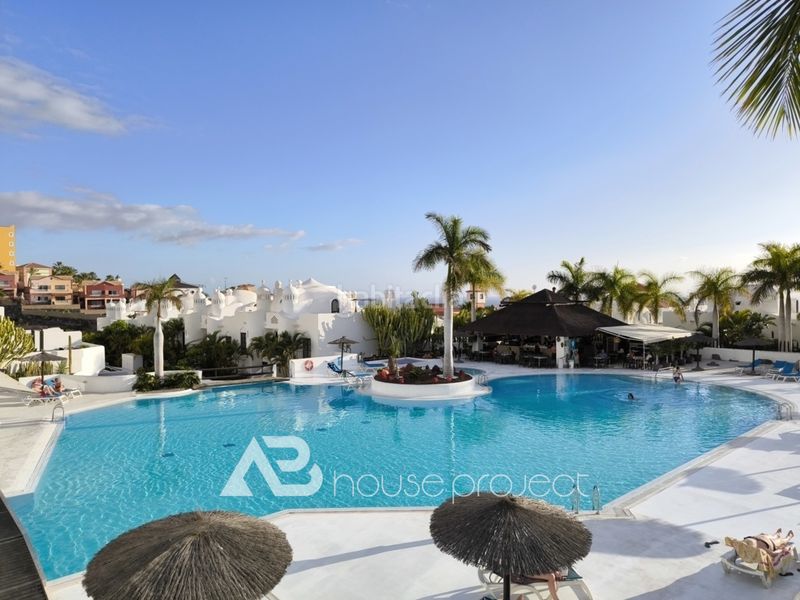 Foto ca193d30-3cdb-4cf1-b89f-60a884c97576. Etagenwohnung mit parking pool in Callao Salvaje - Playa Paraíso Adeje