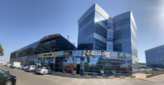 Industrial building in Avenida de madrid 86