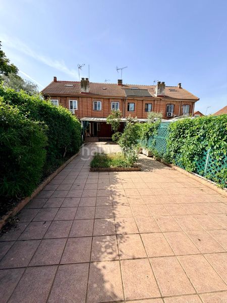 Foto 46559ed1-276d-4e13-94ee-83a6e2e10c38. Xalet a calle picos de europa 5 a La Poveda Arganda del Rey