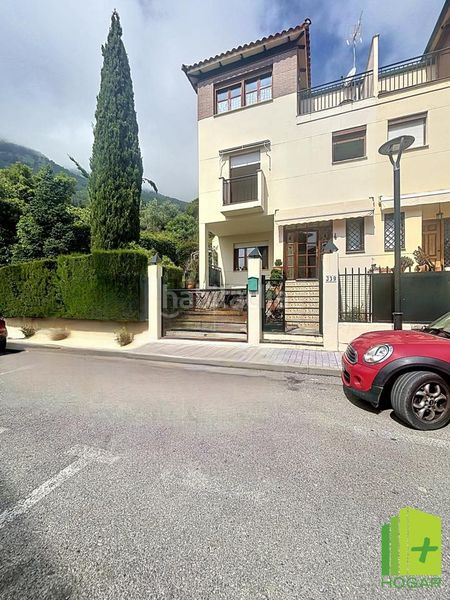 Foto 4ef24207-0e2e-4ec0-b9a0-a017e8d382b8. Casa aparellada amb piscina a Jabalcuz Jaén