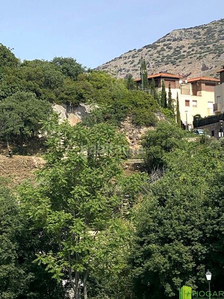Foto 74bd7467-df23-4d72-bdc9-d9f8a1c7a921. Casa aparellada amb piscina a Jabalcuz Jaén