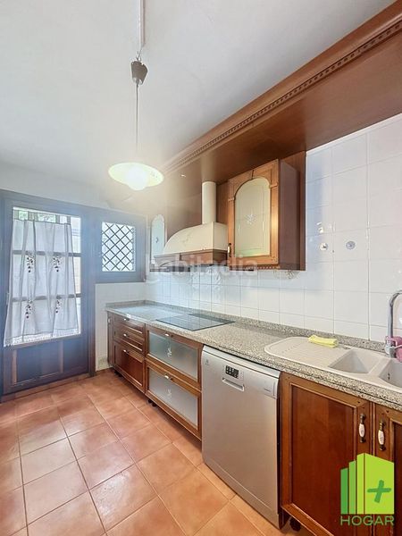 Foto 9b3c0f8d-77f2-4e13-b3d0-d37f2cbae91a. Casa aparellada amb piscina a Jabalcuz Jaén