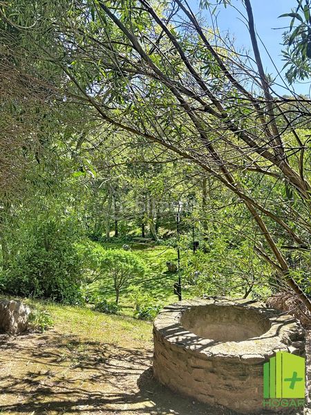 Foto d796de59-3f87-4a3c-b8f4-0ada827d126c. Casa aparellada amb piscina a Jabalcuz Jaén