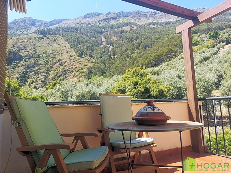 Foto d79ae87a-2951-4807-bcb5-94a54f6c08f2. Casa aparellada amb piscina a Jabalcuz Jaén