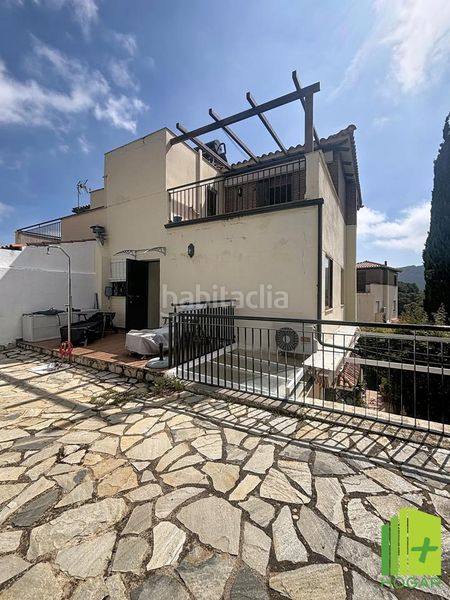 Foto ec1bb38c-edda-4a8f-b5f8-40b389a52789. Casa aparellada amb piscina a Jabalcuz Jaén
