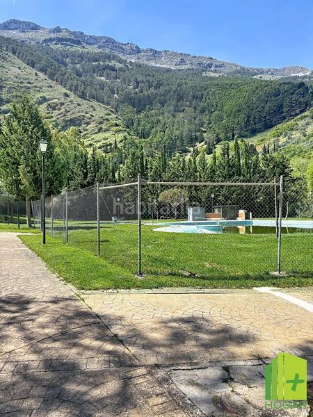 Foto f78f2adb-3e6a-4921-8b87-d74597c28ade. Casa aparellada amb piscina a Jabalcuz Jaén