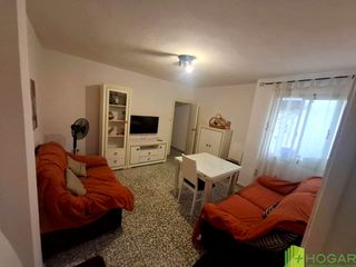 Rent Flat in Peñamefecit - Avda Barcelona. Habitacion para estudiante chica en la mejor zona de jaén  zona