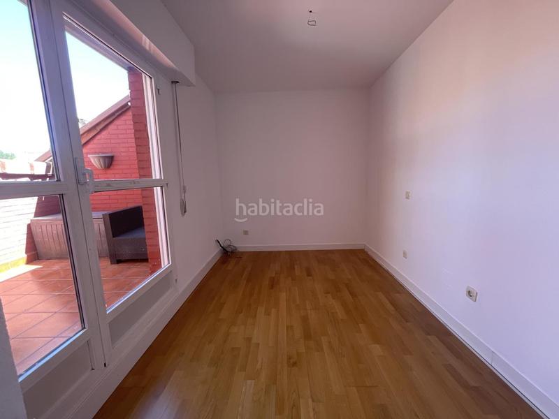 Foto 40c7c6c0-1226-4930-ad37-ee2a5213b0b0. Dúplex en Palomeras Bajas Madrid