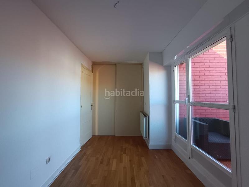 Foto e6d6ea0d-a76d-423d-b94c-d31b0807d3fd. Dúplex en Palomeras Bajas Madrid