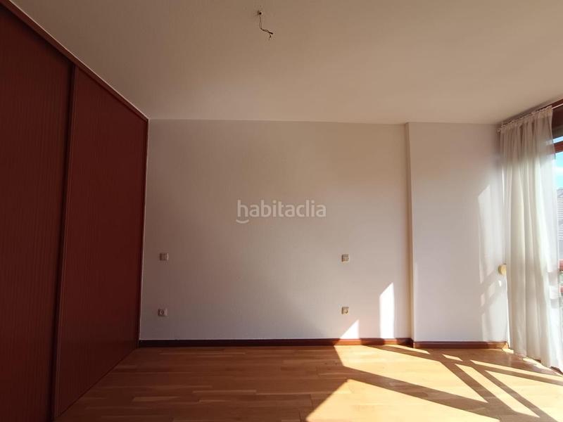 Foto af8dfd84-52db-4f62-9857-a09fe6261391. Zweistöckige wohnung mit heizung parking in Palomeras Bajas Madrid