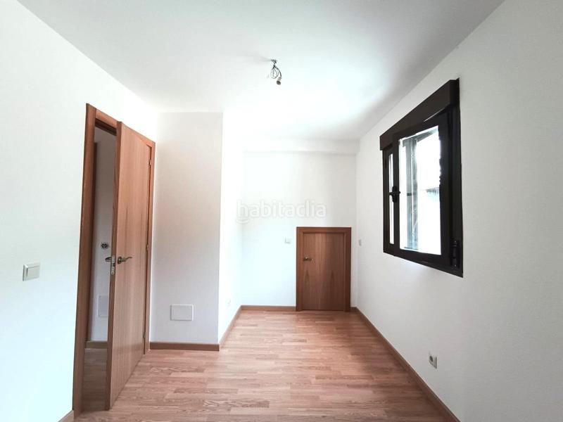 Foto 77385854-9582-41c1-8431-94c86e350915. Duplex con riscaldamento in Santa María de la Alameda