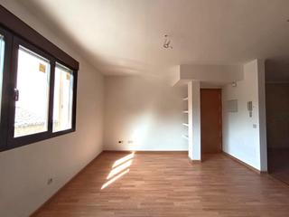 Zweistöckige Wohnung in Santa María de la Alameda