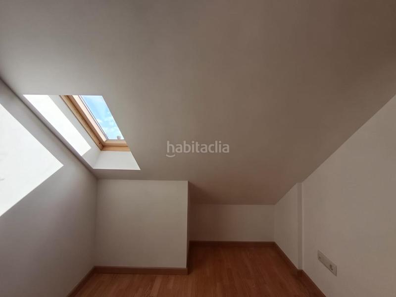 Foto 9d072d1c-f4d0-4b79-8883-9f2c1512f63d. Dúplex amb calefacció a Santa María de la Alameda