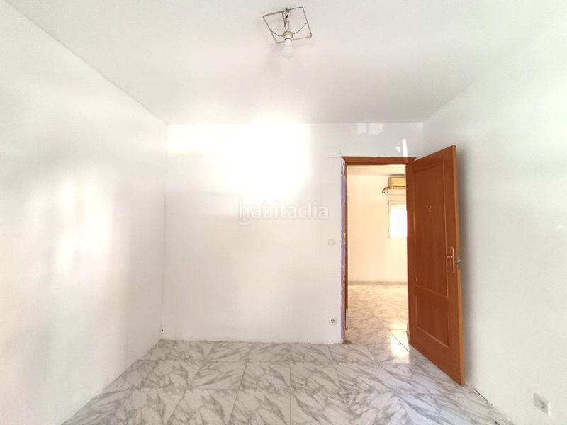 Foto 40bc5323-2d1f-4eb9-848a-ea9f3bc39879. Ground floor with heating in San Diego Madrid