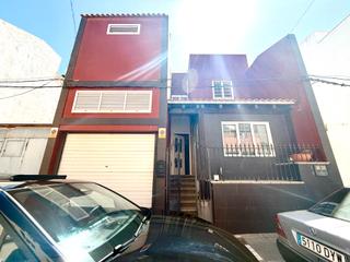 Chalet  Calle pancho guerra. Tríplex de ensueño: amplitud, diseño y calidez en cada rincón: